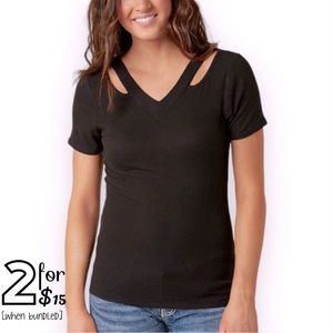 🟢[H.I.P.][The Buckle] Very Flattering Ribbed Cutout Top
